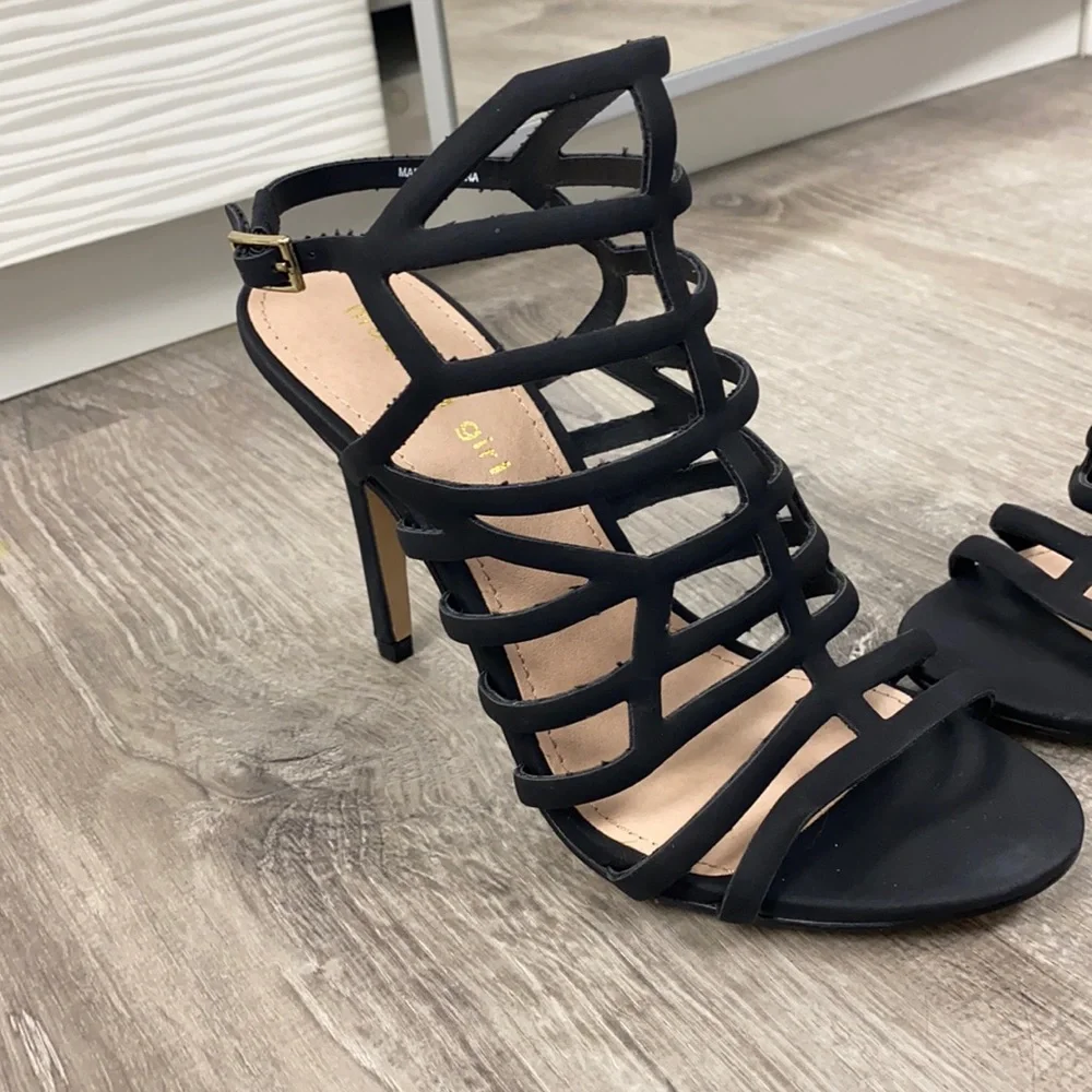 Madden girl cages heel - Picture 1 of 8